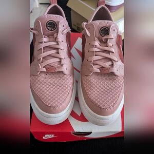 Nike Women's Pink Sneakers